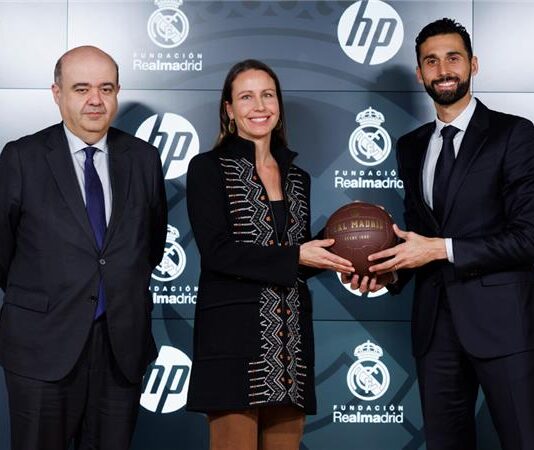Real Madrid Foundation and HP: Empowering Communities with Digital Skills and Sport
